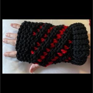 Hand Crafted Knit Spiral Heart Fingerless Gloves Valentine’s Gift Typing Gloves